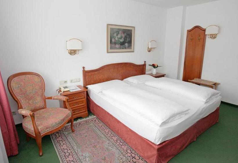 اتاق استاندارد, Gruner Baum