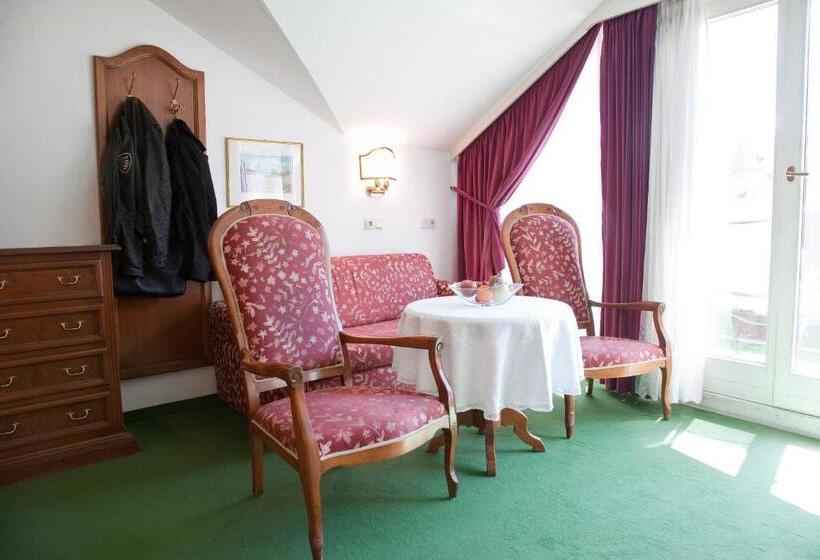 اتاق راحتی, Gruner Baum