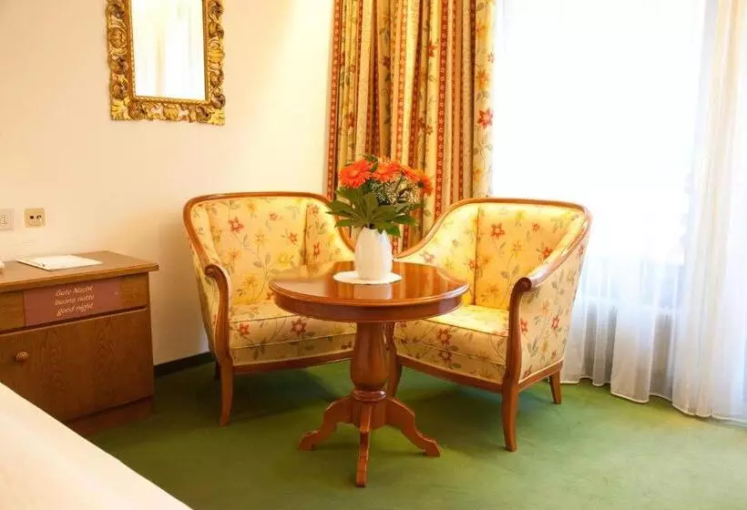 Comfort Yhden Hengen Huone, Gruner Baum