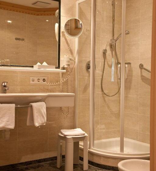 سوییت جونیور, Gruner Baum