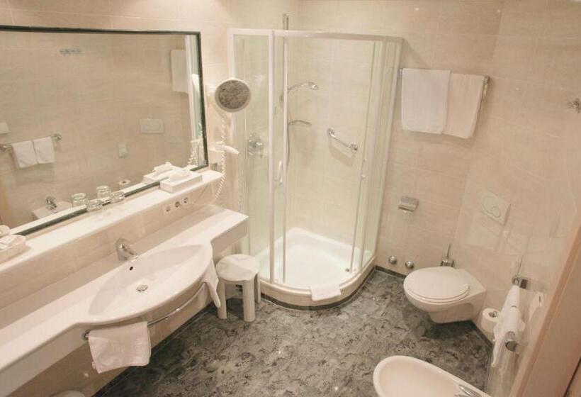 سوییت جونیور, Gruner Baum