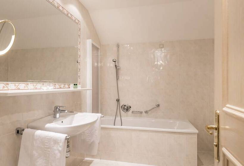 اتاق استاندارد, Gruner Baum