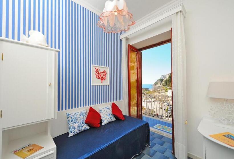 Номер Стандарт Боковой Вид на Море, La Bussola