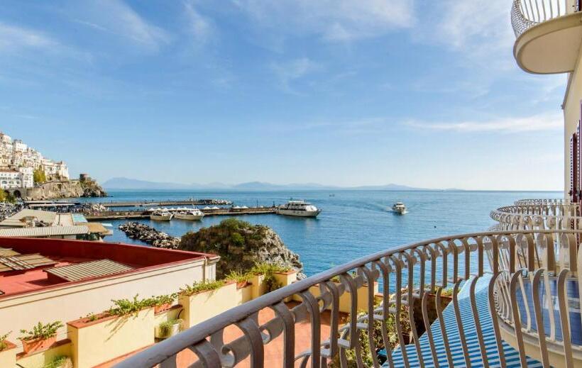 Номер Стандарт Боковой Вид на Море, La Bussola