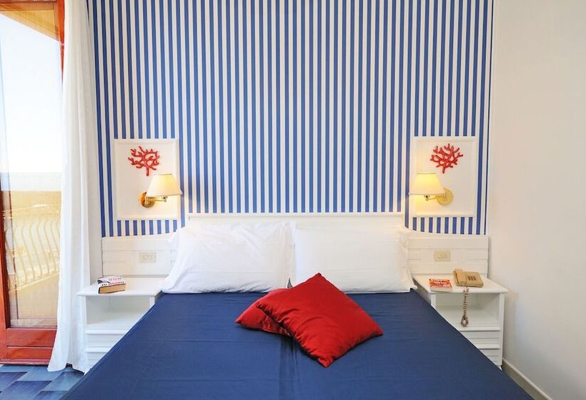 Номер Стандарт Боковой Вид на Море, La Bussola