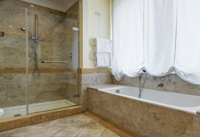 חדר דלוקס עם מרפסת, Mercure Catania Excelsior