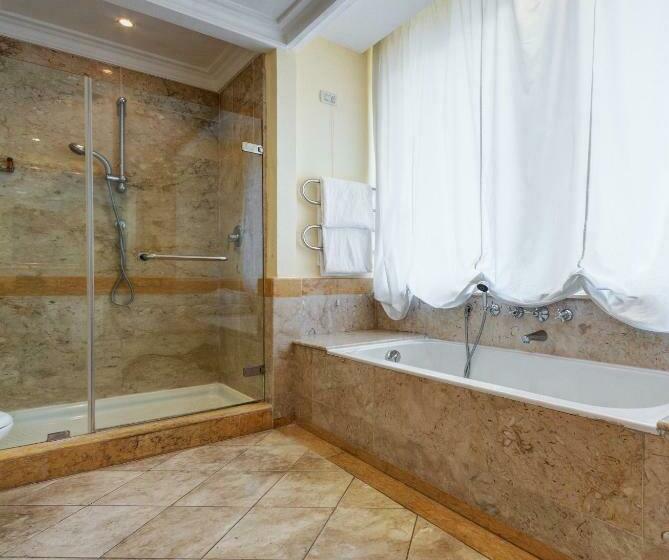 חדר סופריור עם מרפסת, Mercure Catania Excelsior