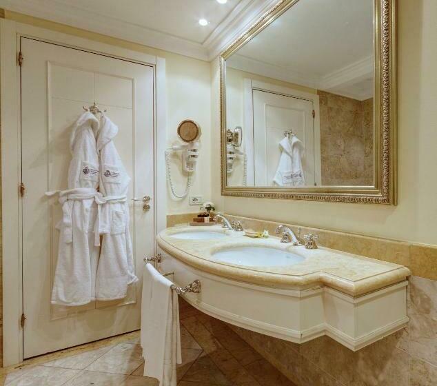 סוויטה עם מרפסת, Mercure Catania Excelsior