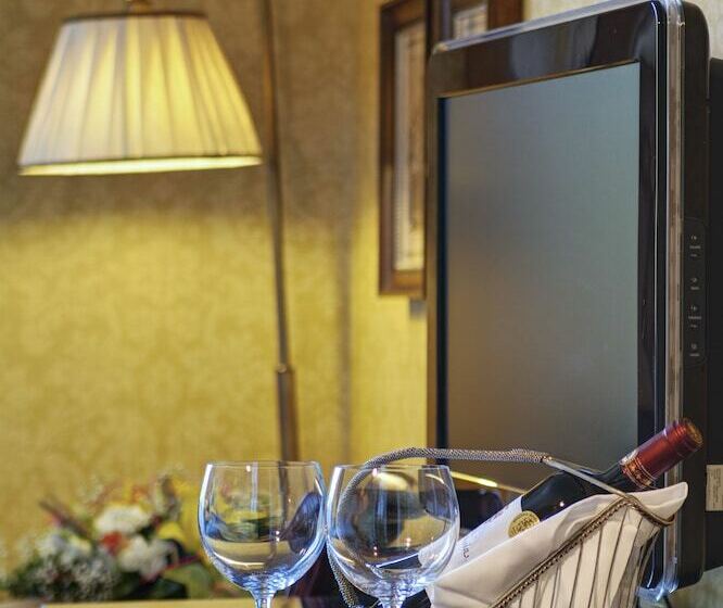 סוויטה עם מרפסת, Mercure Catania Excelsior