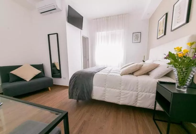 اتاق استاندارد, My Place
