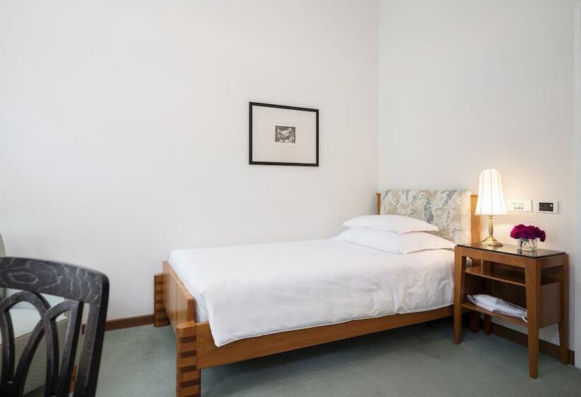 اتاق استاندارد یک نفره, Parkhotel Laurin