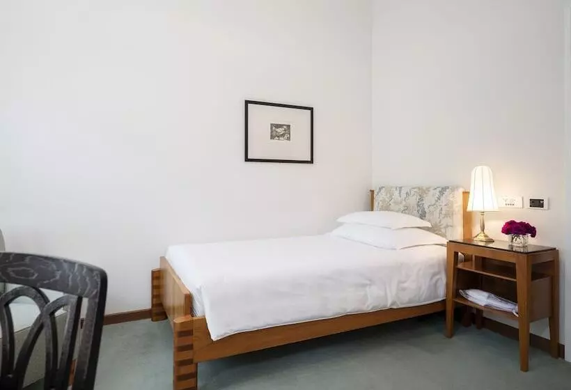 اتاق استاندارد یک نفره, Parkhotel Laurin