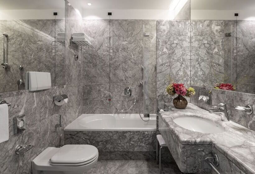 اتاق سوپریور, Parkhotel Laurin