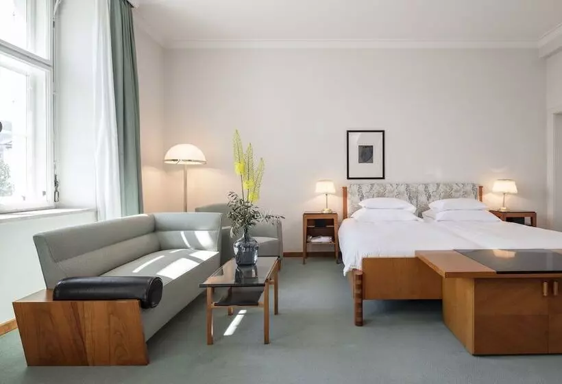 سوییت جونیور, Parkhotel Laurin