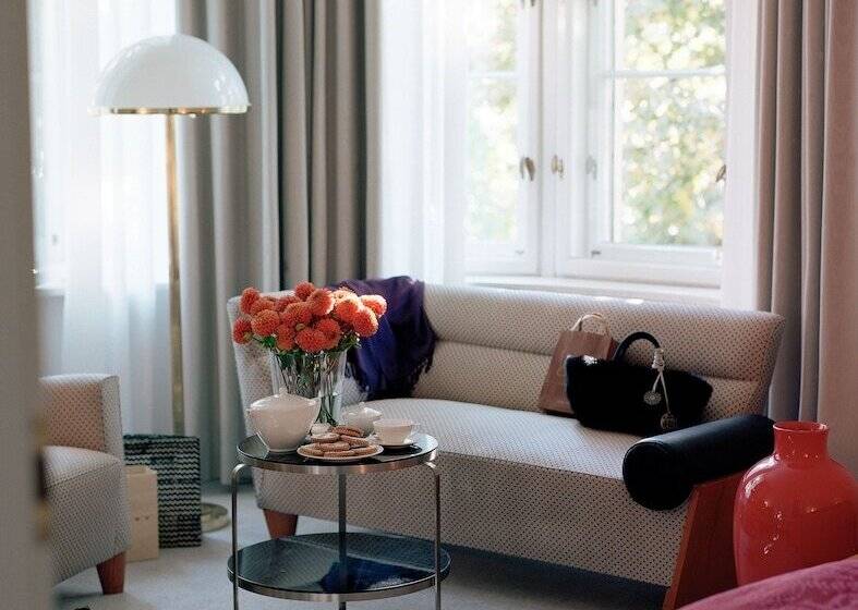 سوییت جونیور, Parkhotel Laurin