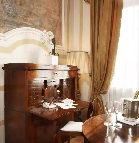 Presidenttisviitti, Villa Cornér Della Regina