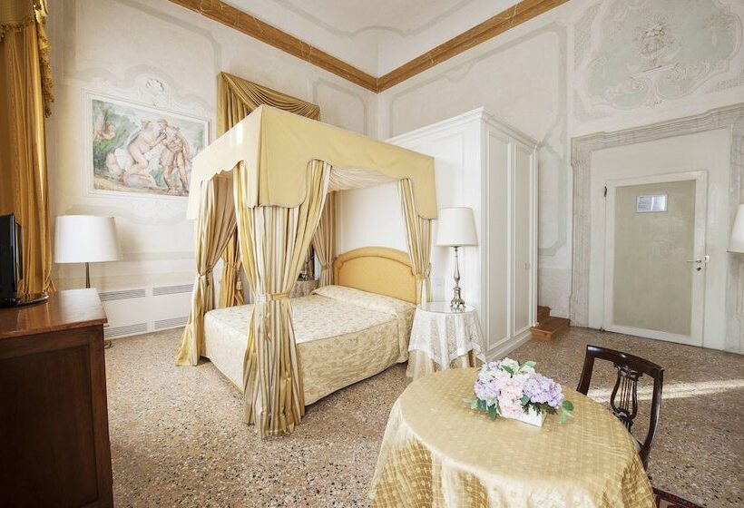 小型豪华套房, Villa Cornér Della Regina