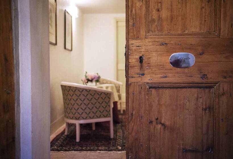 جناح عائلي, Villa Cornér Della Regina