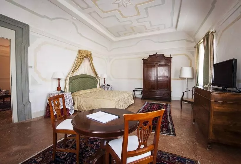 Sviitti, Villa Cornér Della Regina