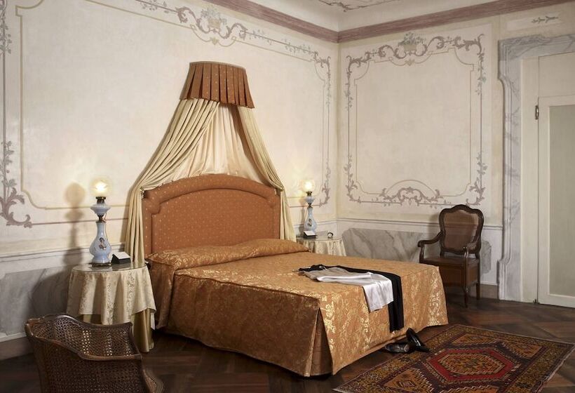 סוויטה, Villa Cornér Della Regina