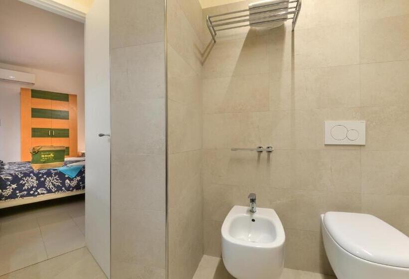 스탠다드 스튜디오, Residence Le Acacie