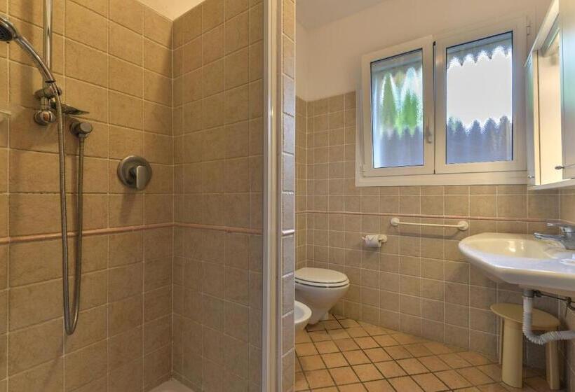 침실 2개 아파트, Residence Le Acacie