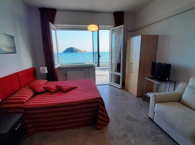 带海景的高档工作室, Residence Sole