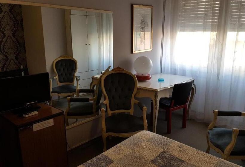 Chambre Standard, Royal