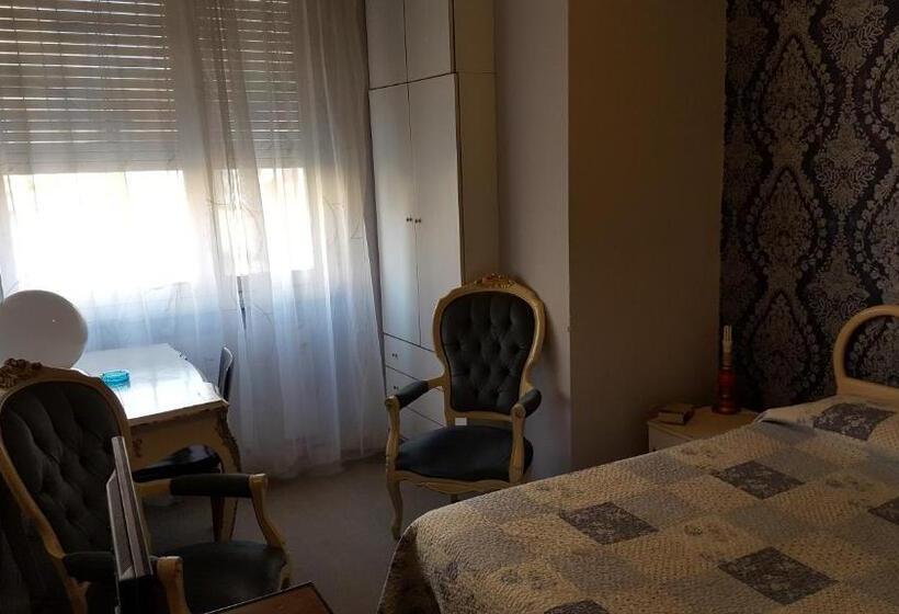 Chambre Standard, Royal