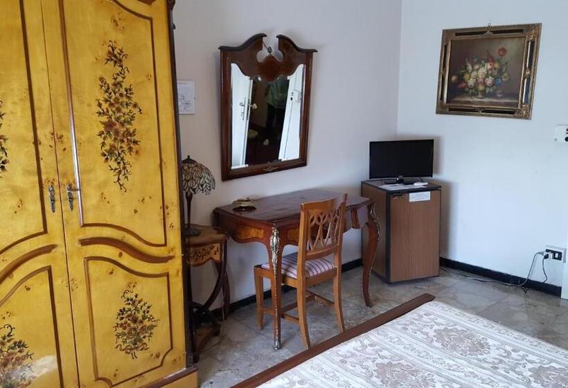 Chambre Standard, Royal