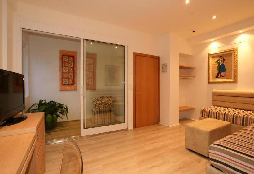 스위트, Saraceno Resort With Private Beach