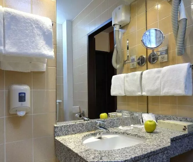 اتاق استاندارد, Sopron