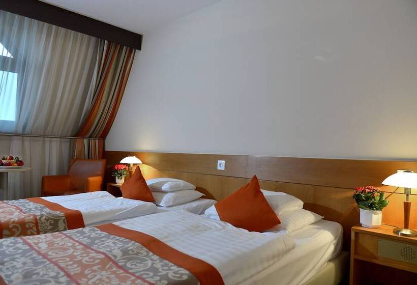اتاق استاندارد, Sopron