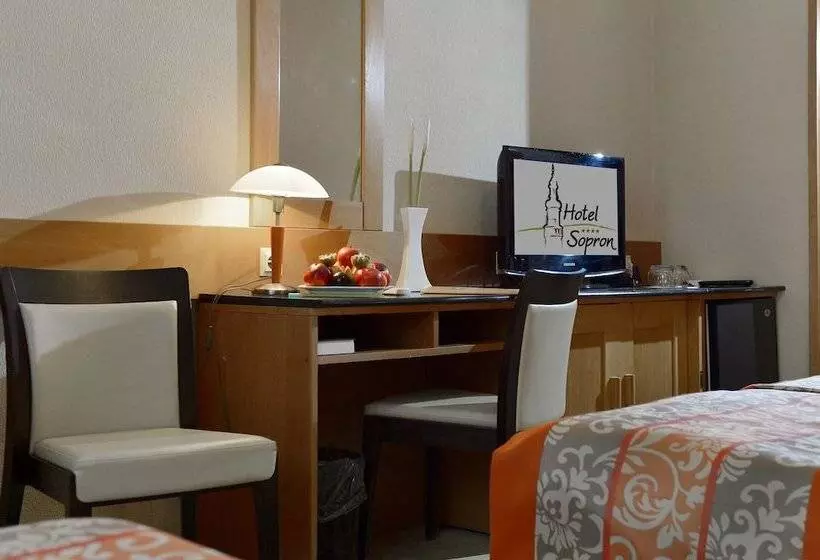 اتاق استاندارد, Sopron