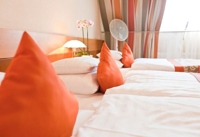 Номер Стандарт, Sopron