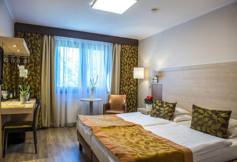 Номер Премиум, Sopron