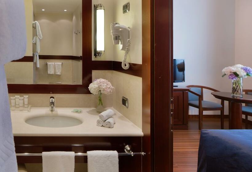 اتاق خانوادگی تودرتو, Starhotels Excelsior