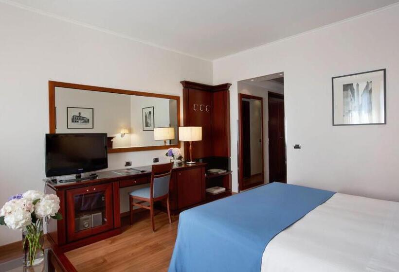 סוויטת ג'וניור, Starhotels Excelsior