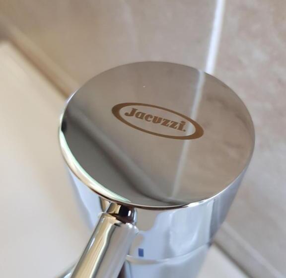 חדר סטנדרט לשלושה, Valmarina