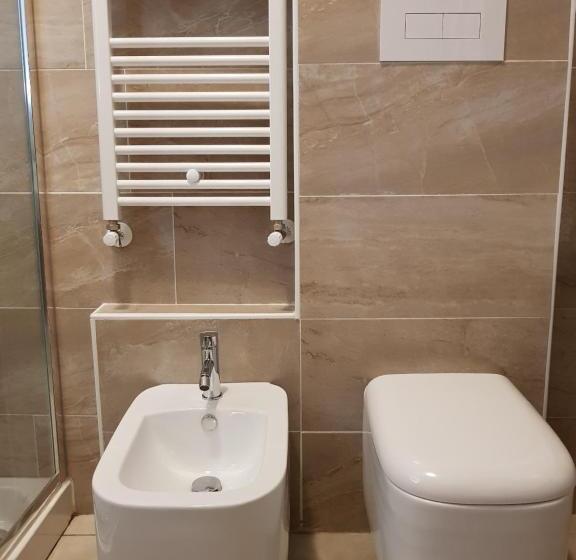 חדר סטנדרט לשלושה, Valmarina