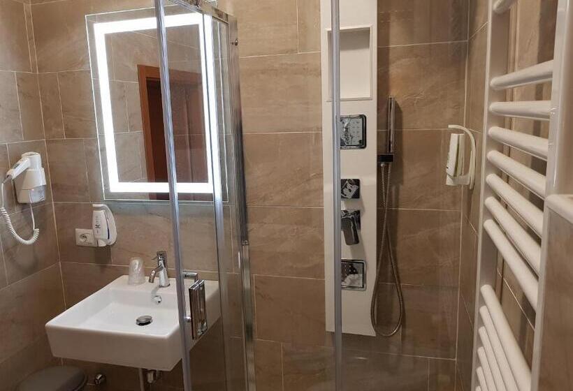 Номер Стандарт Трехместный, Valmarina