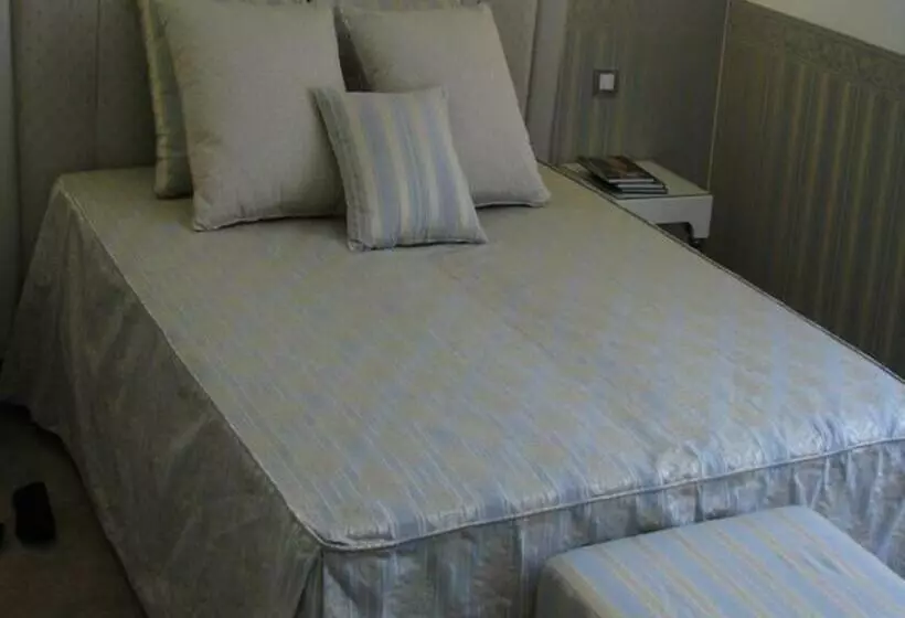 اتاق استاندارد یک نفره, Jr Hotels Oriente Bari