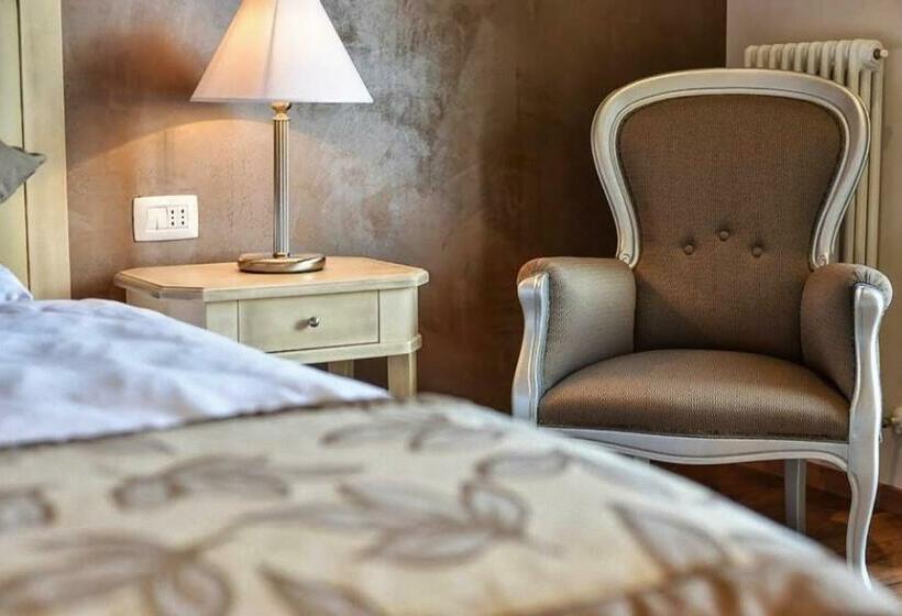 小型豪华套房, Lake Front Hotel Brenzone