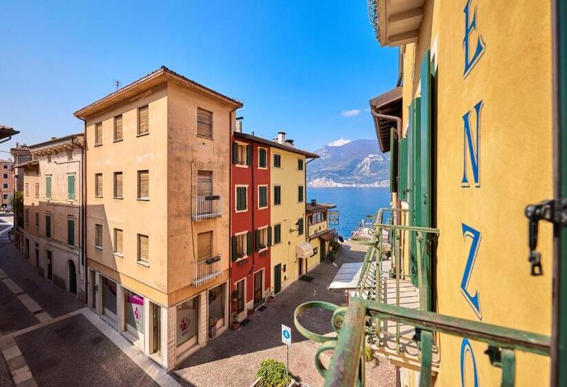 带城市景观的套间, Lake Front Hotel Brenzone