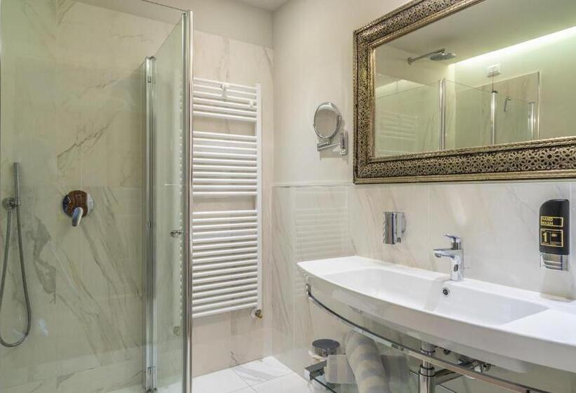 带大床的套房, Lake Front Hotel Brenzone