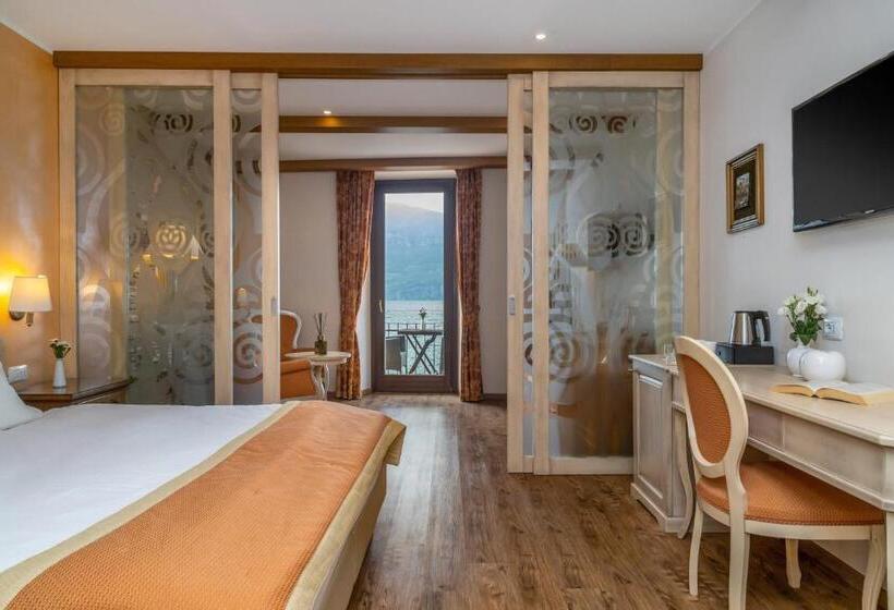 스위트 킹사이즈 침대, Lake Front Hotel Brenzone