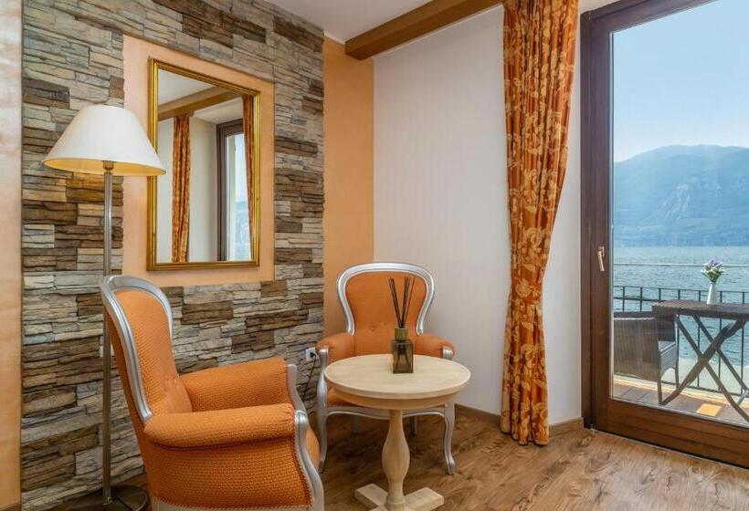 带大床的套房, Lake Front Hotel Brenzone