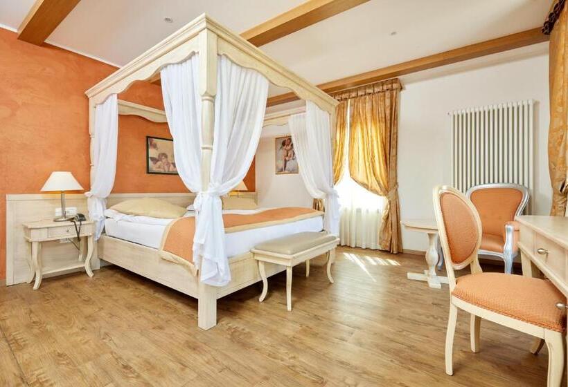 Suite with lake view, Lake Front Hotel Brenzone