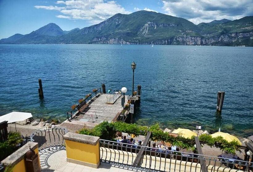 Suite with lake view, Lake Front Hotel Brenzone