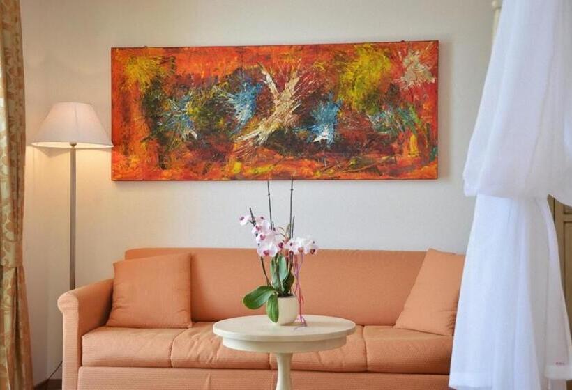 Suite with lake view, Lake Front Hotel Brenzone